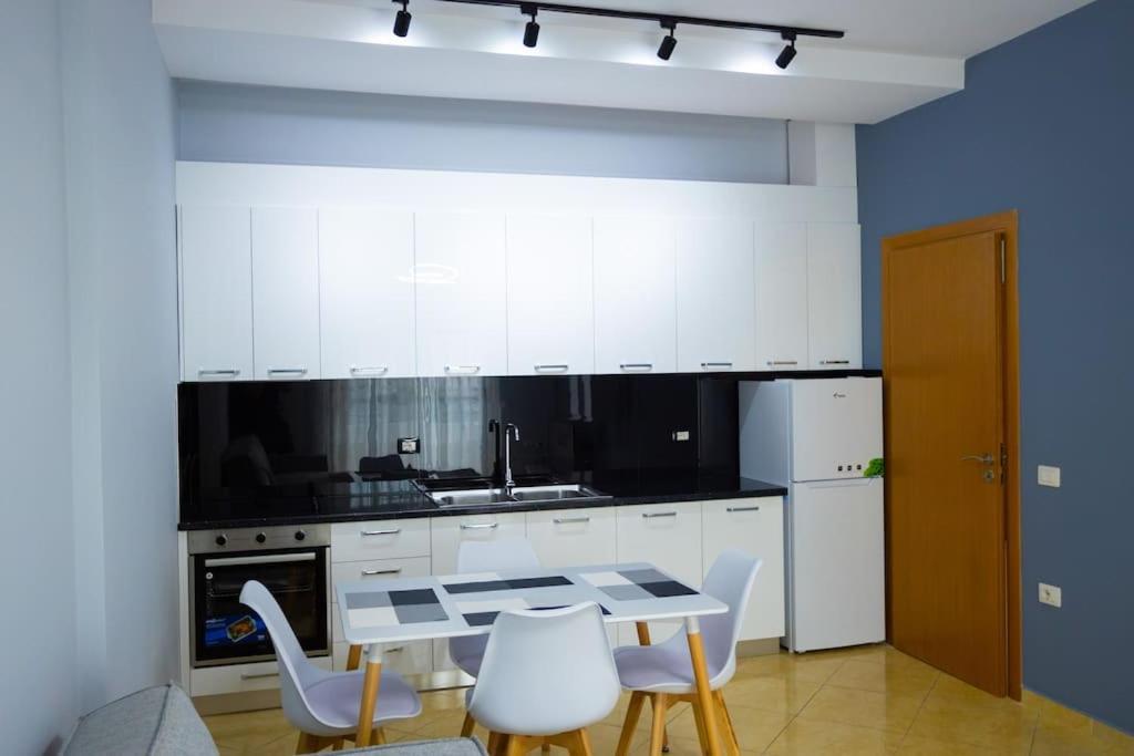 Apartment In Vlore Kejvi Exterior foto