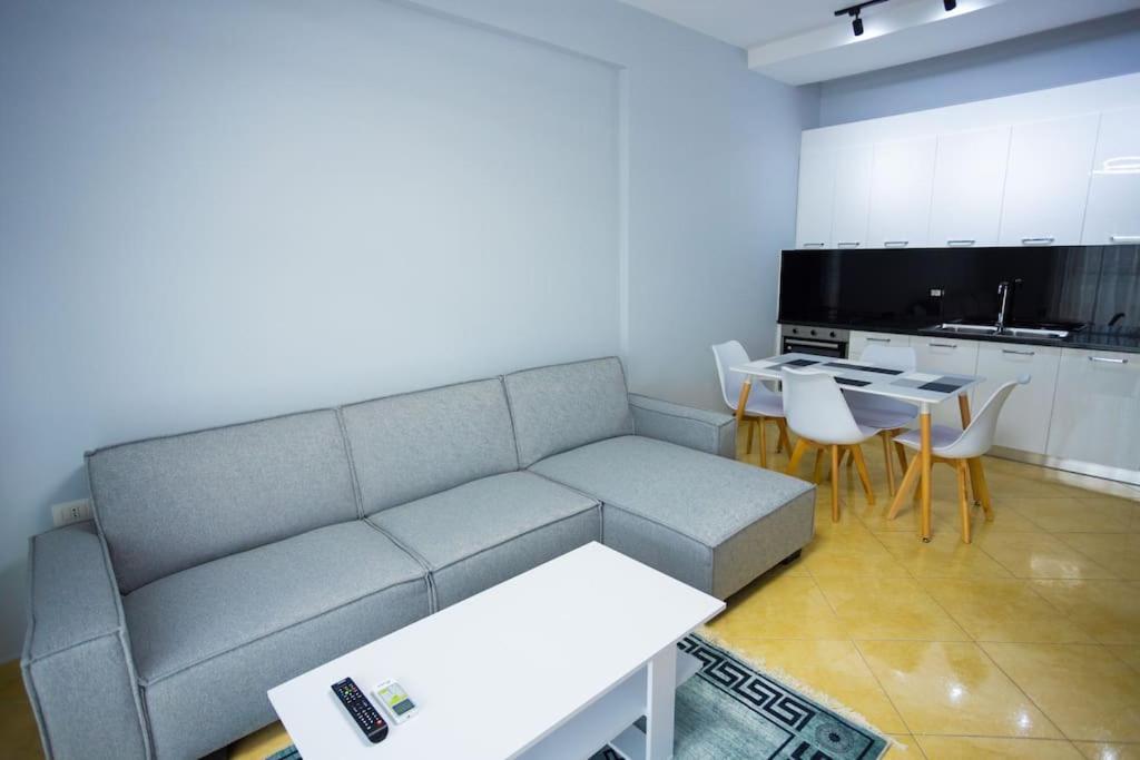 Apartment In Vlore Kejvi Exterior foto